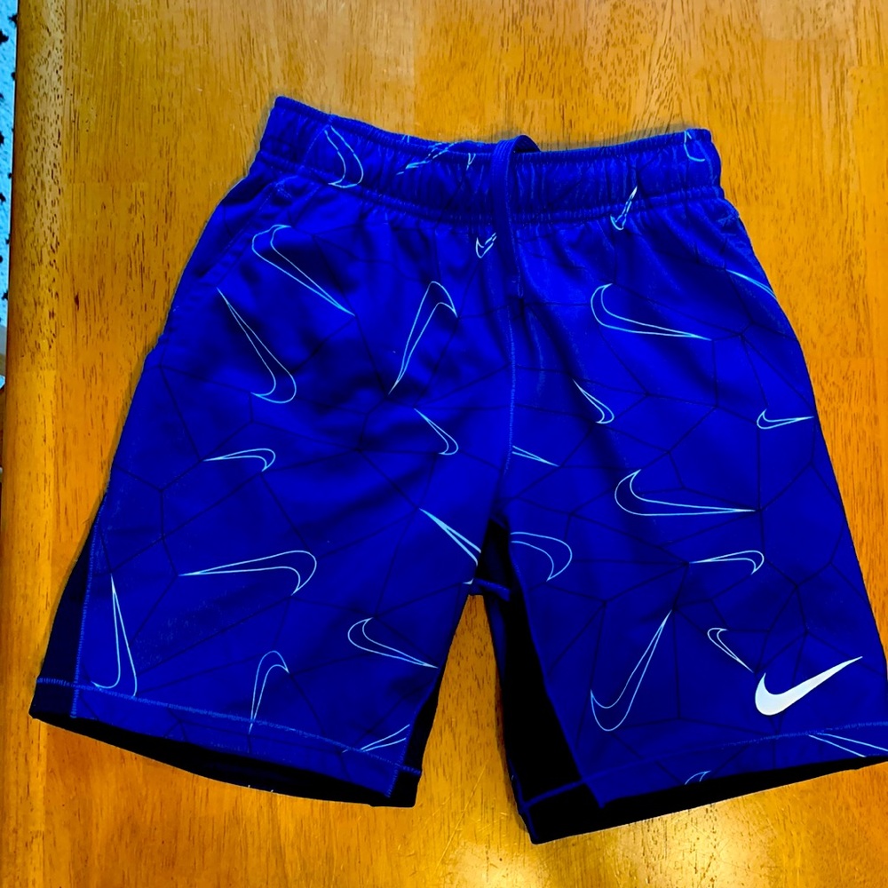 Awesome Nike Dri-Fit boys shorts, size XS